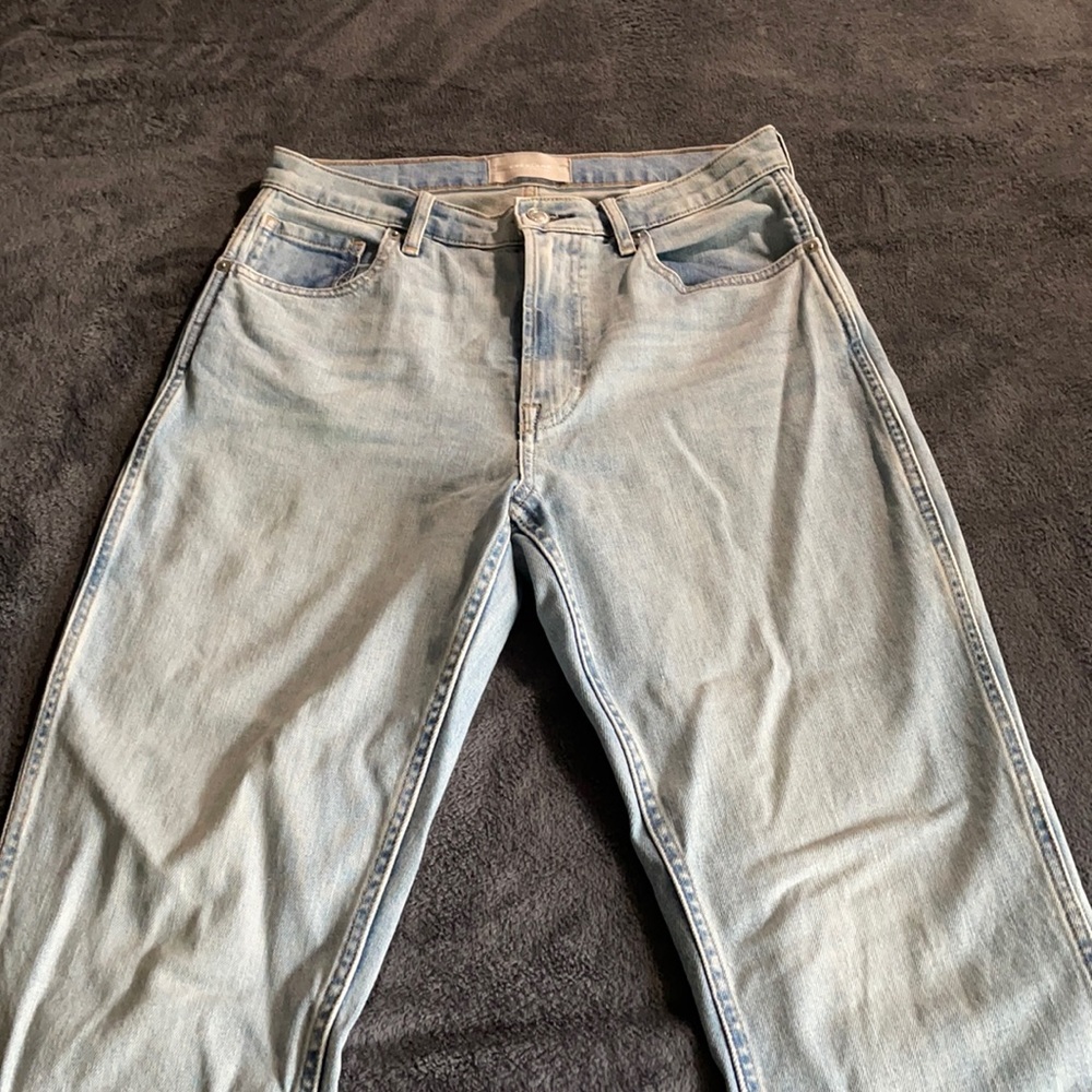 EUC Everlane Cheeky Bootcut Jean, light wash, Size 28